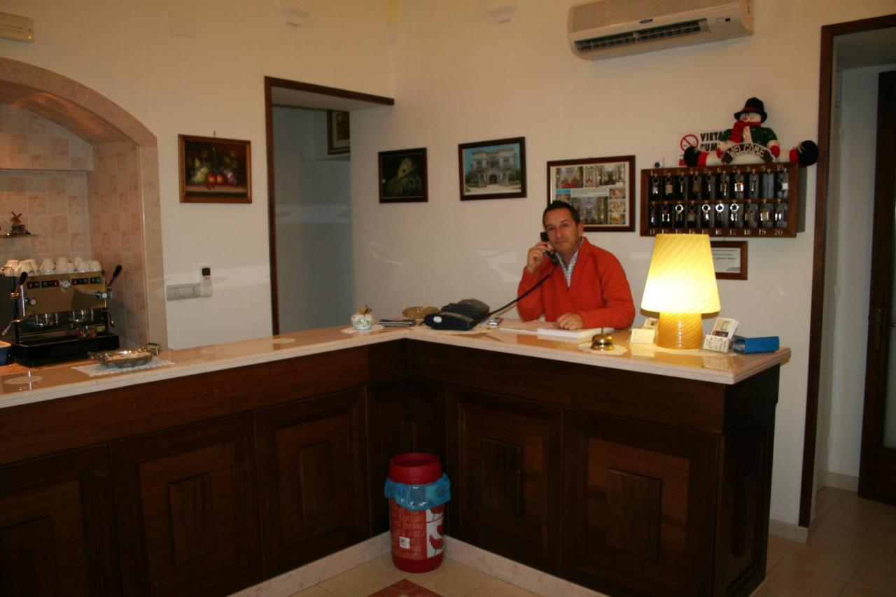 Albergo Vittoria Taviano  Exteriér fotografie